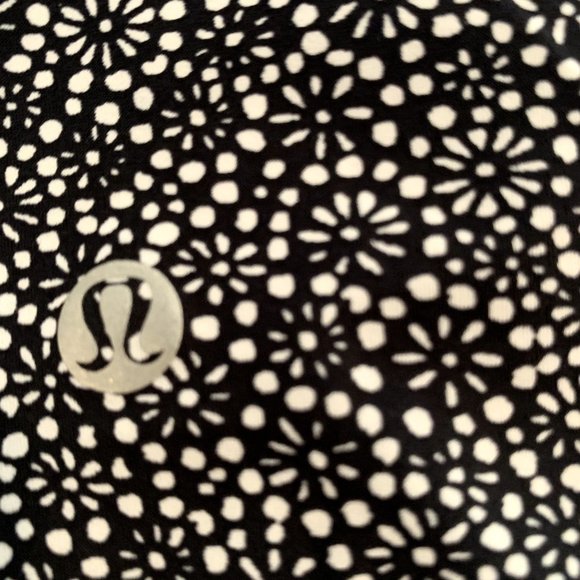 Lululemon Sculpt Black/White Freckle Flower Floral Print Sleeveless Tank Top 6 - Picture 8 of 9